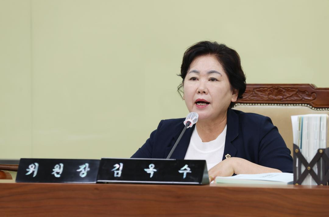 '제351회 정례회 제1차 행정문화위원회' 게시글의 사진(8) '240611_제351회 정례회 행정문화위원회 (1차) (25).JPG'
