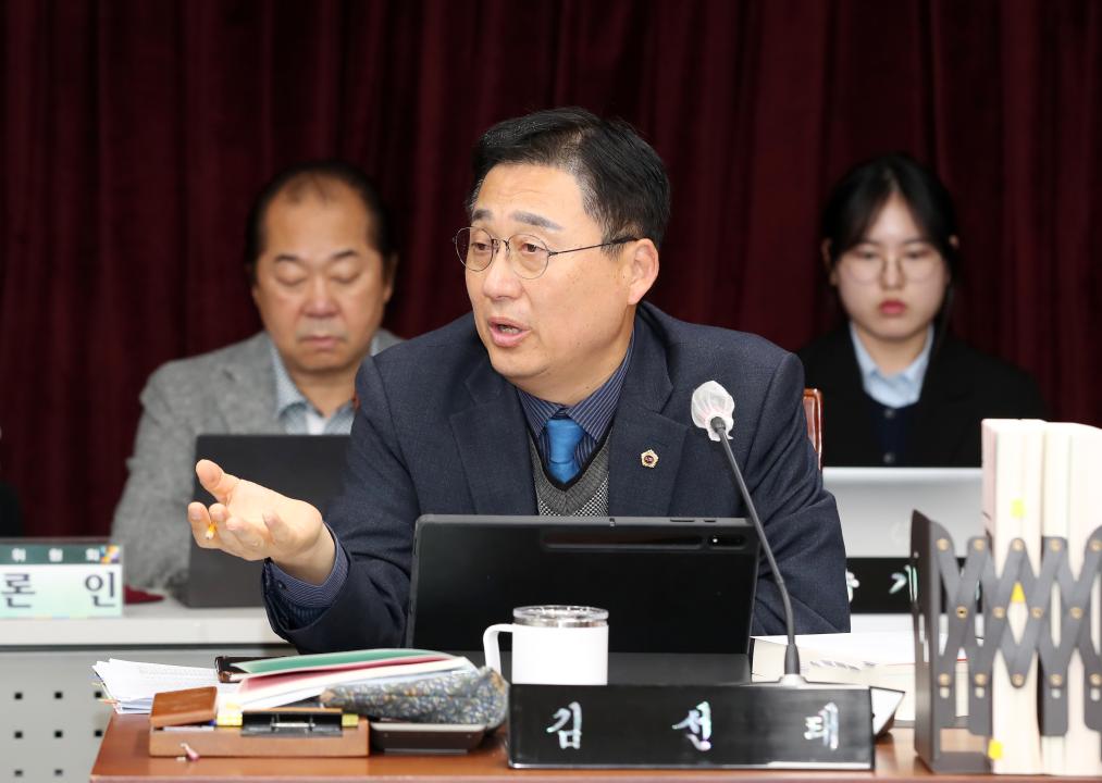 '제356회 정례회 교육위원회 행정사무감사' 게시글의 사진(35) '241118_제356회 정례회 교육위원회 행감_53.JPG'