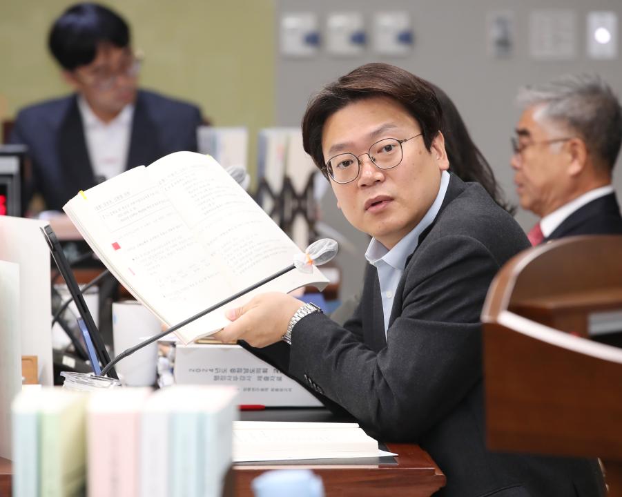 '제356회 정례회 교육위원회 행정사무감사' 게시글의 사진(46) '241118_제356회 정례회 교육위원회 행감_71.JPG'