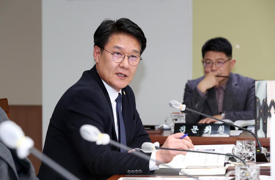 '제357회 임시회 제4차 건설소방위원회' 게시글의 사진(13) '250210_제357회 임시회 제4차 건설소방위원회_15.JPG'