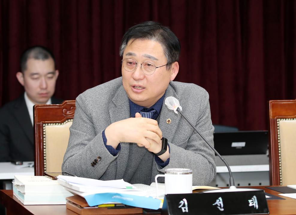 '제357회 임시회 제1차 교육위원회' 게시글의 사진(25) '250206_제357회 임시회 제1차 교육위원회_37.JPG'