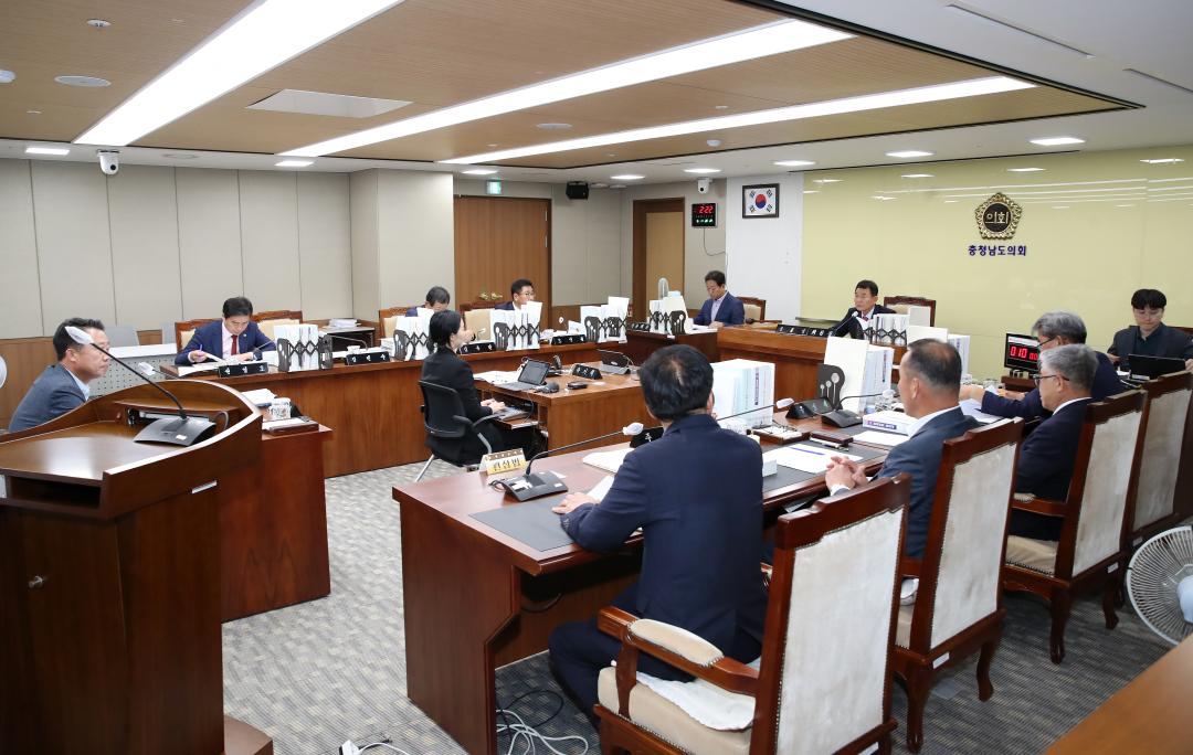 '제352회 정례회 제1차 농수산해양위원회' 게시글의 사진(3) '240611_제352회 정례회 제1차 농수산해양위원회_05.JPG'