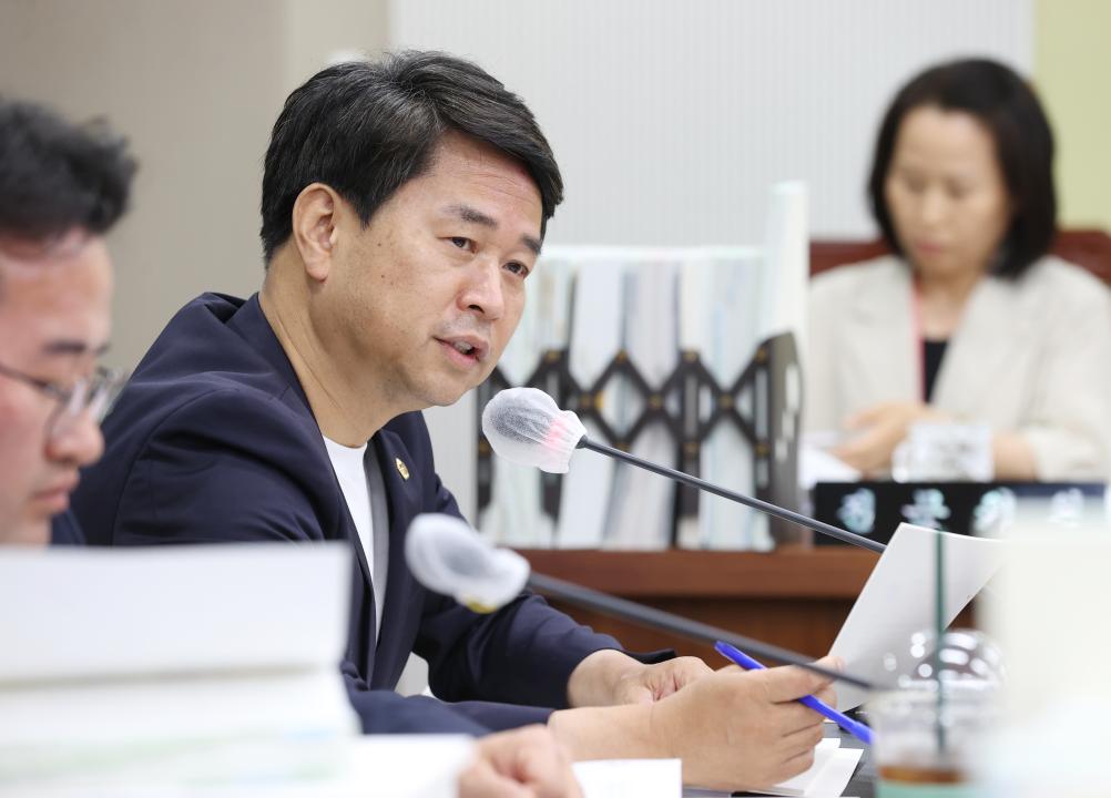 '제351회 정례회 제1차 행정문화위원회' 게시글의 사진(20) '240611_제351회 정례회 행정문화위원회 (1차) (47).JPG'