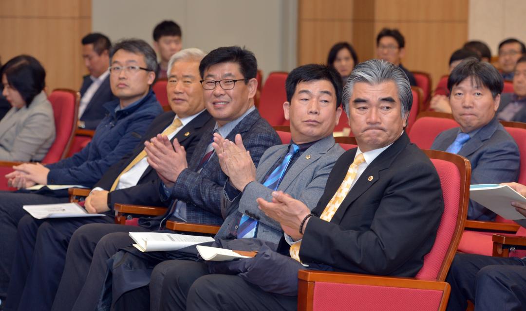 '21세기 미래역량을 키우는 수학교육의 방향 의정토론회' 게시글의 사진(6) '0410_한옥동 의원 의정토론회07.jpg'