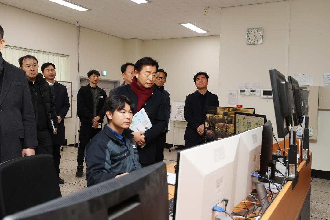 '내포신도시 완성 추진 대책 특별위원회 현장방문(내포그린에너지 등)' 게시글의 사진(28) '250217_내포신도시 완성 추진 대책 특별위원회 현장방문(내포그린에너지 등) (63).JPG'