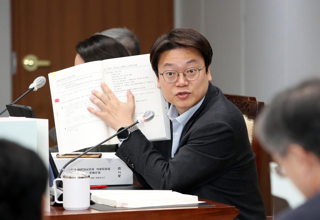 '제356회 정례회 교육위원회 행정사무감사' 게시글의 사진(47) '241118_제356회 정례회 교육위원회 행감_72.JPG'