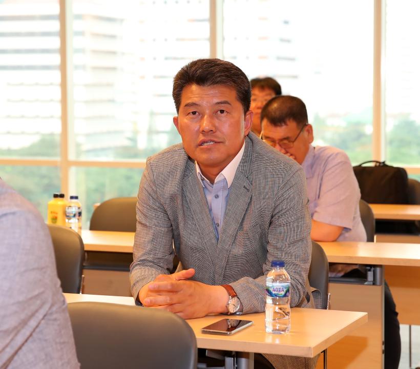 '충청남도의회 대표단 인도네시아 KOTRA 자카르타 지사 및 도 해외통상사무소 방문' 게시글의 사진(8) '240522_충남도의회 의장단 인도네시아 1일차_495.JPG'