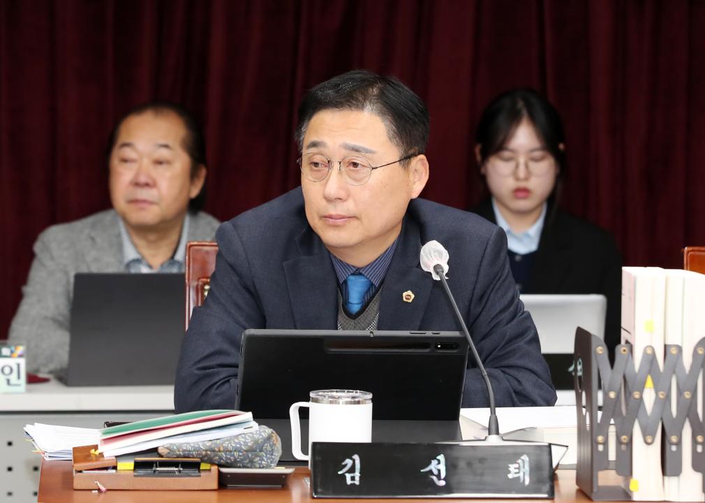 '제356회 정례회 교육위원회 행정사무감사' 게시글의 사진(32) '241118_제356회 정례회 교육위원회 행감_49.JPG'