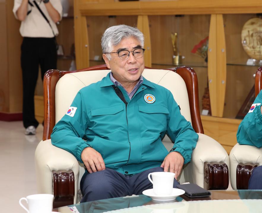 '충남도교육청 을지훈련 근무자 격려 방문' 게시글의 사진(12) '240820_을지훈련 근무자 격려 방문 도교육청_15.JPG'