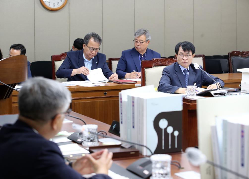 '제352회 정례회 제2차 농수산해양위원회' 게시글의 사진(22) '240612_제352회 정례회 제2차 농수산해양위원회_75.JPG'