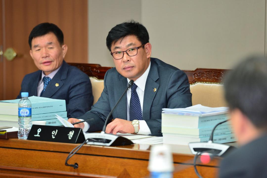 '오인철의원(건설해양소방위원회)' 게시글의 사진(3) '20141204_제275정⑤건해소[소방본부예산안심의_오인철의원]03.jpg'