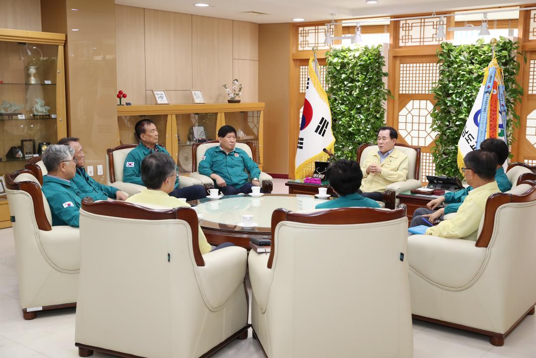 '충남도교육청 을지훈련 근무자 격려 방문' 게시글의 사진(4) '240820_을지훈련 근무자 격려 방문 도교육청_05.JPG'