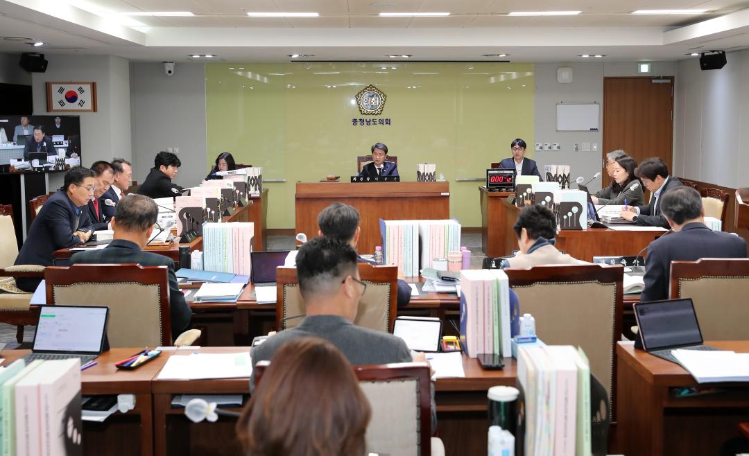 '제356회 정례회 교육위원회 행정사무감사' 게시글의 사진(1) '241118_제356회 정례회 교육위원회 행감_01.JPG'