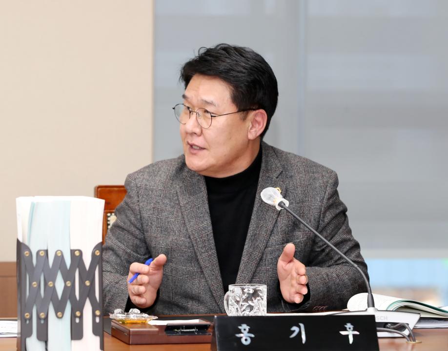 '제357회 임시회 제1차 건설소방위원회' 게시글의 사진(14) '250205_제357회 임시회 제1차 건설소방위원회_19.JPG'