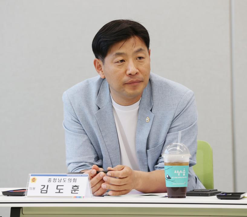 '충남 프랜차이즈 산업 육성 및 지원을 위한 연구모임' 게시글의 사진(13) '240517_충남 프랜차이즈 산업 육성 및 지원을 위한 연구모임 (40).JPG'