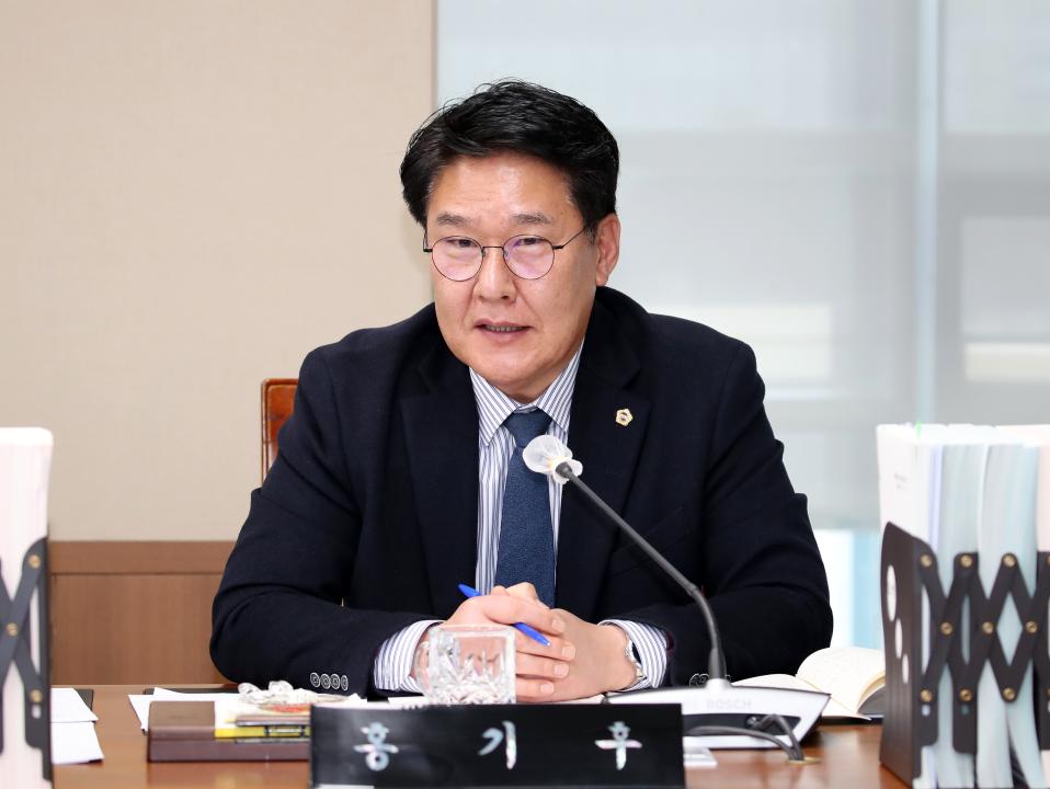'제357회 임시회 제3차 건설소방위원회' 게시글의 사진(22) '250207_제357회 임시회 제3차 건설소방위원회_33.JPG'