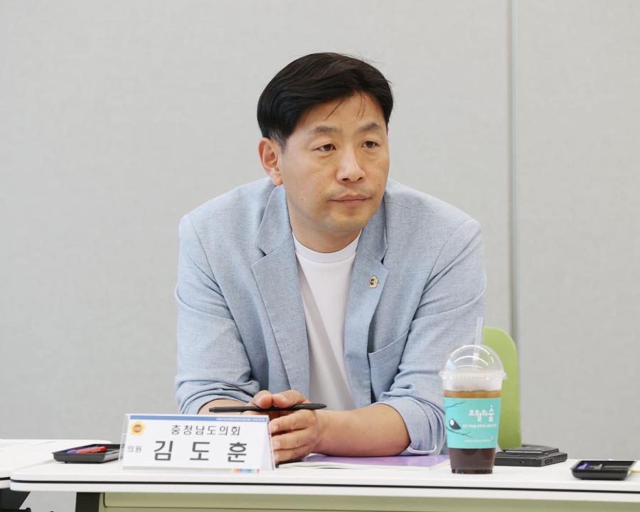 '충남 프랜차이즈 산업 육성 및 지원을 위한 연구모임' 게시글의 사진(12) '240517_충남 프랜차이즈 산업 육성 및 지원을 위한 연구모임 (29).JPG'