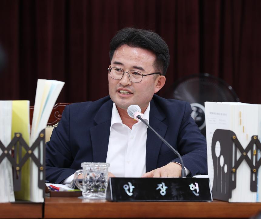 '제351회 정례회 제1차 행정문화위원회' 게시글의 사진(29) '240611_제351회 정례회 행정문화위원회 (1차) (58).JPG'