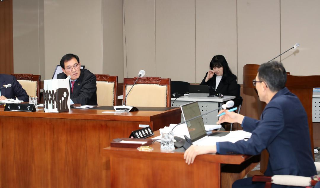 '제357회 임시회 제4차 건설소방위원회' 게시글의 사진(30) '250210_제357회 임시회 제4차 건설소방위원회_38.JPG'