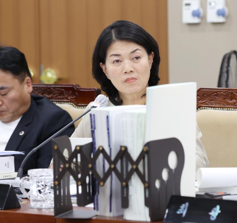 '제351회 정례회 제1차 행정문화위원회' 게시글의 사진(27) '240611_제351회 정례회 행정문화위원회 (1차) (64).JPG'