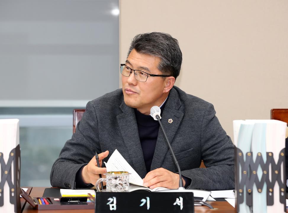 '제357회 임시회 제4차 건설소방위원회' 게시글의 사진(21) '250210_제357회 임시회 제4차 건설소방위원회_26.JPG'