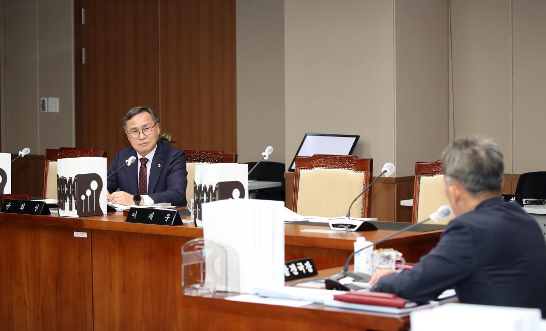 '제357회 임시회 제3차 건설소방위원회' 게시글의 사진(28) '250207_제357회 임시회 제3차 건설소방위원회_40.JPG'