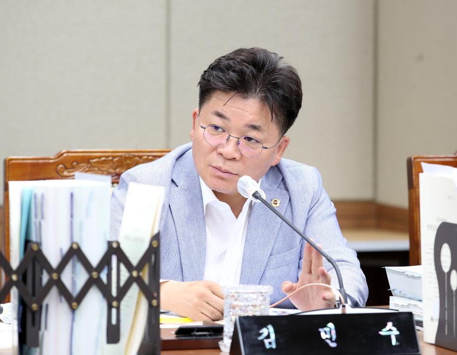 '제352회 정례회 제2차 농수산해양위원회' 게시글의 사진(16) '240612_제352회 정례회 제2차 농수산해양위원회_55.JPG'