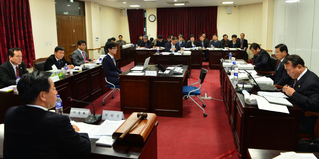 '제275회 정례회 건설해양소방위원회 종합건설사업소 행정사무감사' 게시글의 사진(2) '20141113_제275정_건소위행감[종합건설사업소]02_413.jpg'