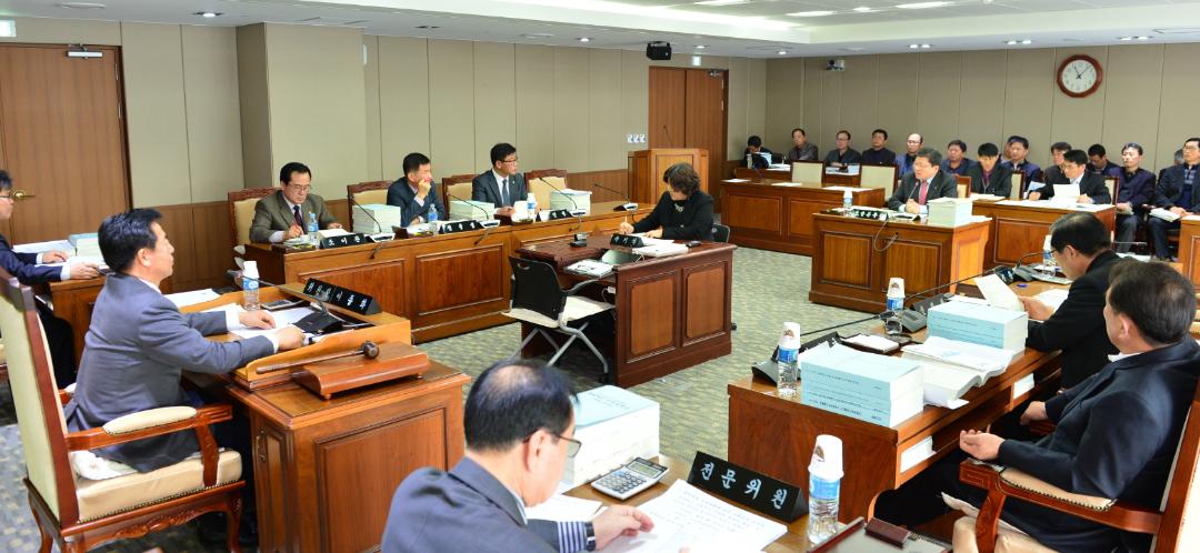 '제275회 정례회 건설해양소방위원회 제5차회의' 게시글의 사진(4) '20141204_제275정⑤건해소[소방본부예산안심의]04.jpg'