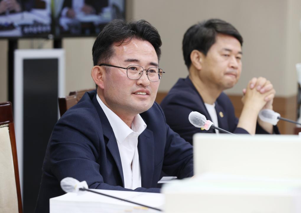 '제351회 정례회 제1차 행정문화위원회' 게시글의 사진(28) '240611_제351회 정례회 행정문화위원회 (1차) (55).JPG'