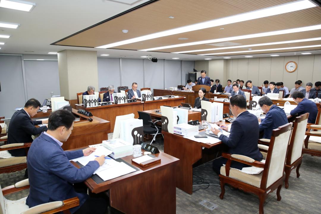 '제352회 정례회 제1차 농수산해양위원회' 게시글의 사진(5) '240611_제352회 정례회 제1차 농수산해양위원회_03.JPG'