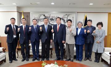 중국 후베이성 인민대표대회 방문단 환담