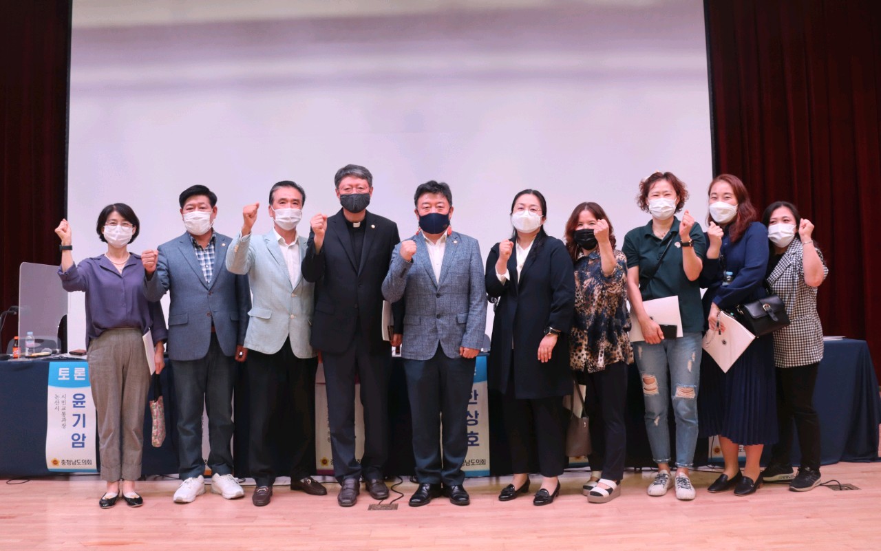 '충남도의회 “학생 등하굣길, 안전한 대중교통 환경 만들자”' 게시글의 사진(3) '210915 충남도의회 “학생 등하굣길, 안전한 대중교통 환경 만들자”2.jpg'