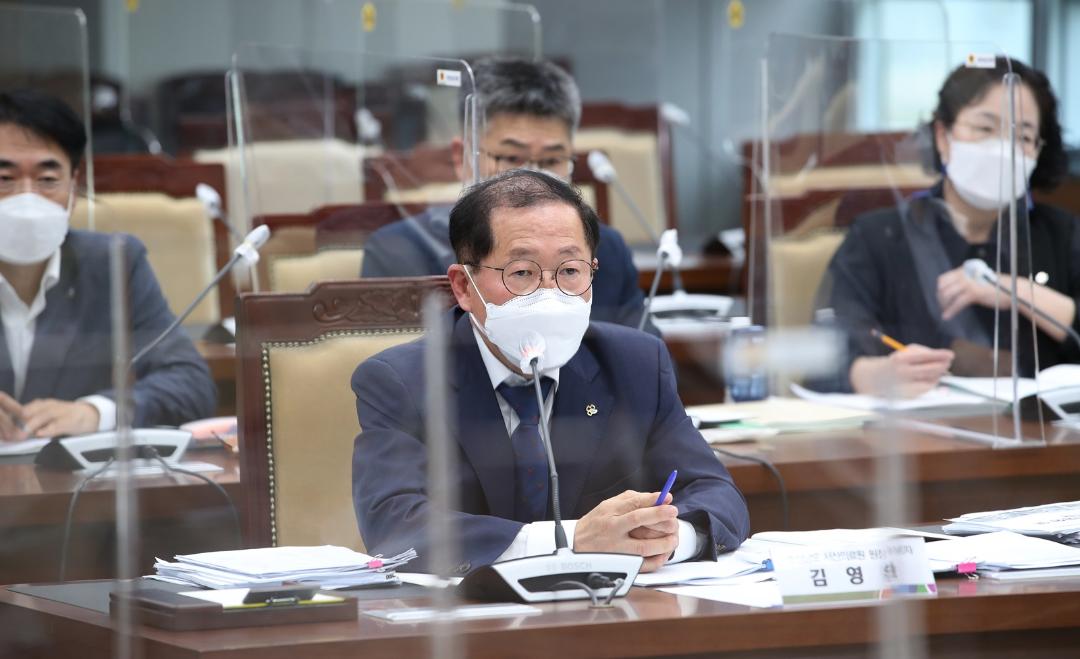 '충남도의회, 서산의료원장 후보자 인사청문회 개최' 게시글의 사진(3) '211015_충남의료원장 인사청문회-김영완 후보자.jpg'
