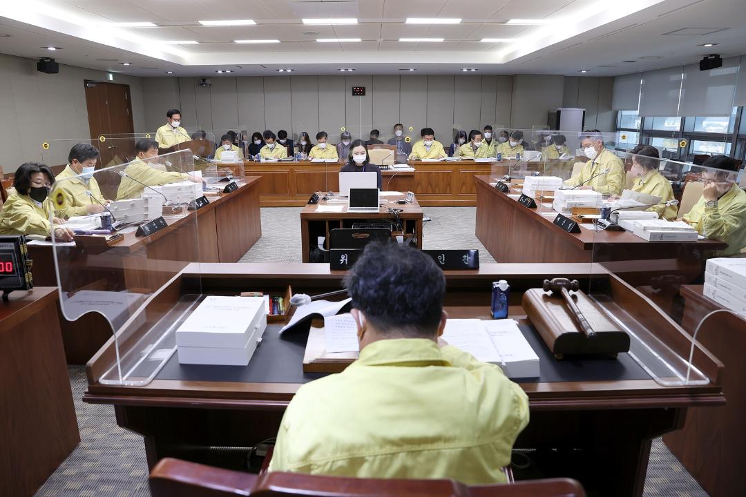 '충남도의회 복환위, 2021 행정사무감사 돌입' 게시글의 사진(2) '211108_제333회 정례회 복지환경위원회(1차) (2).JPG'