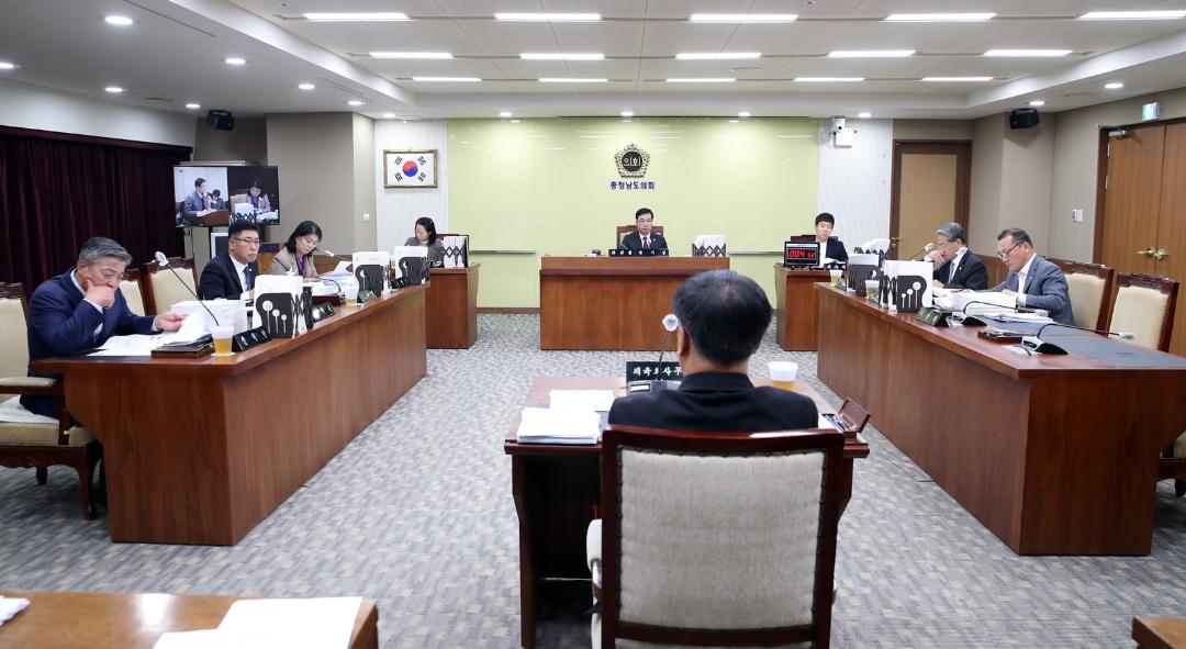 '행문위 “걷쥬앱 60만명 사용… 서비스 운용 만전 기해야”' 게시글의 사진(2) '241111_제356회 정례회 행정문화위원회 행정사무감사(1).jpg'