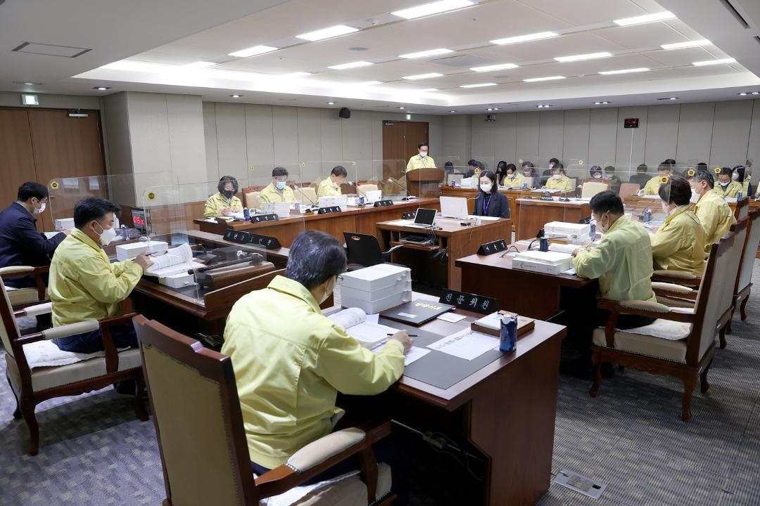 '충남도의회 복환위, 2021 행정사무감사 돌입' 게시글의 사진(3) '211108_제333회 정례회 복지환경위원회(1차) (3).JPG'