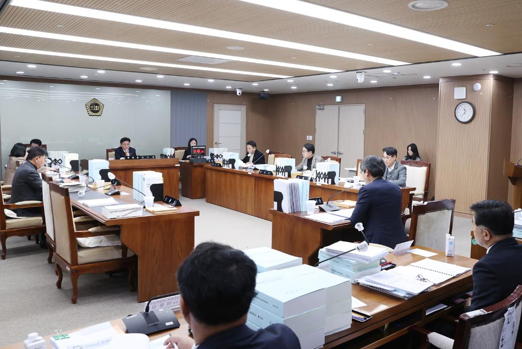 '보건복지환경위원회, 2025년 예산안 67억 349만 원 삭감' 게시글의 사진(2) '241202_제356회 정례회 보건복지환경위원회.JPG'
